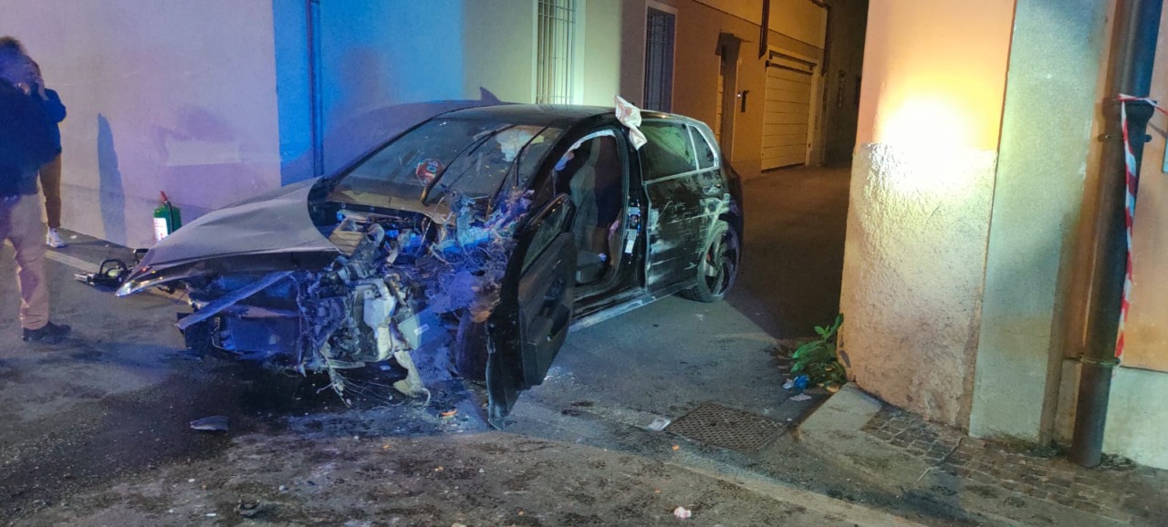 Incidente stradale a Trenzano: ferito un 31enne dopo lo schianto contro un muro