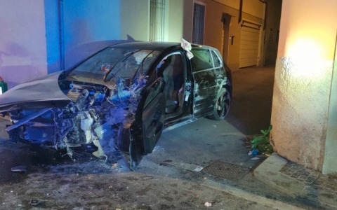 Incidente stradale a Trenzano: ferito un 31enne dopo lo schianto contro un muro