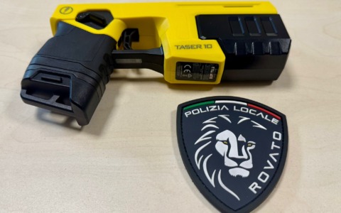 Rovato avvia la sperimentazione del taser per la Polizia Locale