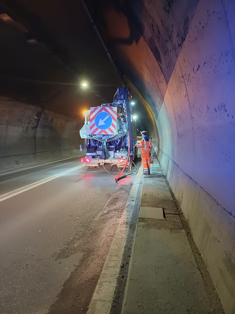 Chiusura della corsia verso le Torbiere sulla SP510bis dopo il temporale