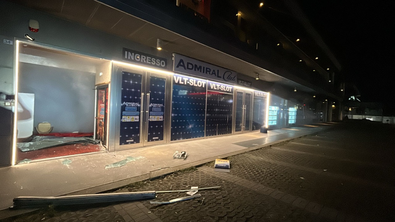Colpi simultanei a Erbusco e Cazzago San Martino: ladri in azione per rubare bancomat