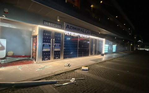 Colpi simultanei a Erbusco e Cazzago San Martino: ladri in azione per rubare bancomat