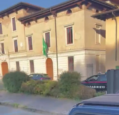 Finge di essere carabiniere per truffare il parroco di Palazzolo sull’Oglio: arrestato l’autore