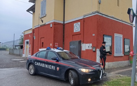 Otto giovani denunciati dopo una rissa su un treno di rientro da Iseo