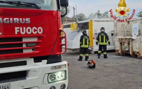 Castegnato: incendio in un container dell’isola ecologica