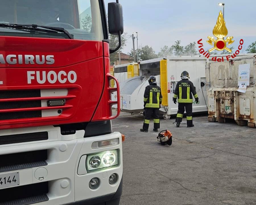 Castegnato: incendio in un container dell’isola ecologica