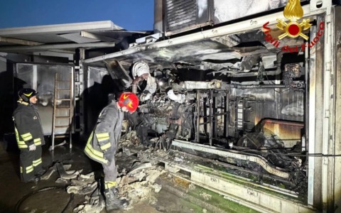 Rovato: incendiato un container per biogas