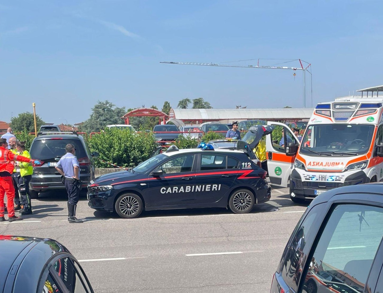 Rovato: scoperta tragica nel parcheggio di via Rudone