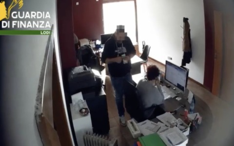 Smantellato un sistema di riciclaggio internazionale a Chiari: fatture false per 200 milioni di euro