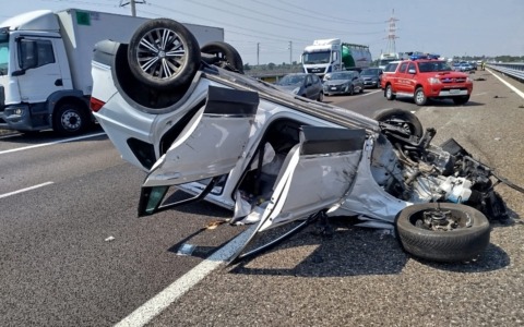 A35: un’auto si ribalta, coinvolto un bambino di cinque anni