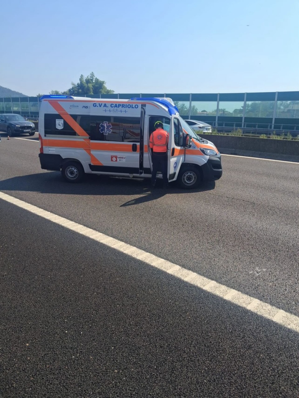 A4: coppia di anziani coinvolti in uno scontro con il guard rail