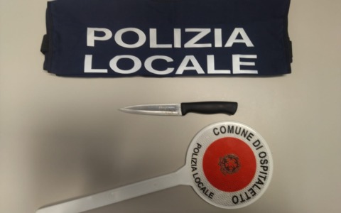 Ospitaletto: trovati taniche e tubi, ma scatta la denuncia per un coltello