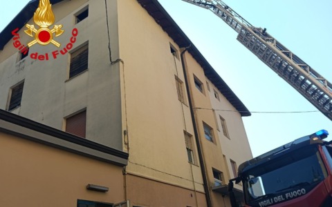 Incendio alla canna fumaria di una pizzeria a Iseo, pronti i Vigili del Fuoco