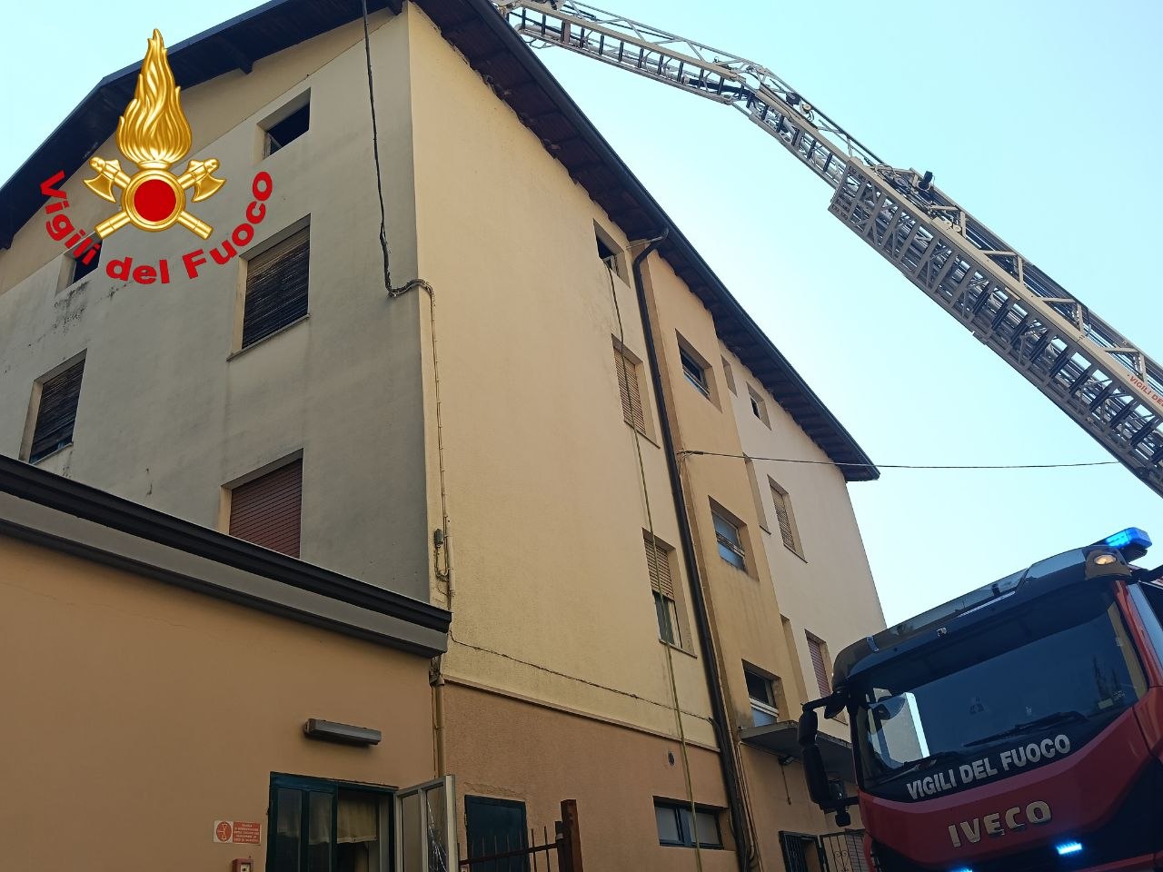 Incendio alla canna fumaria di una pizzeria a Iseo, pronti i Vigili del Fuoco