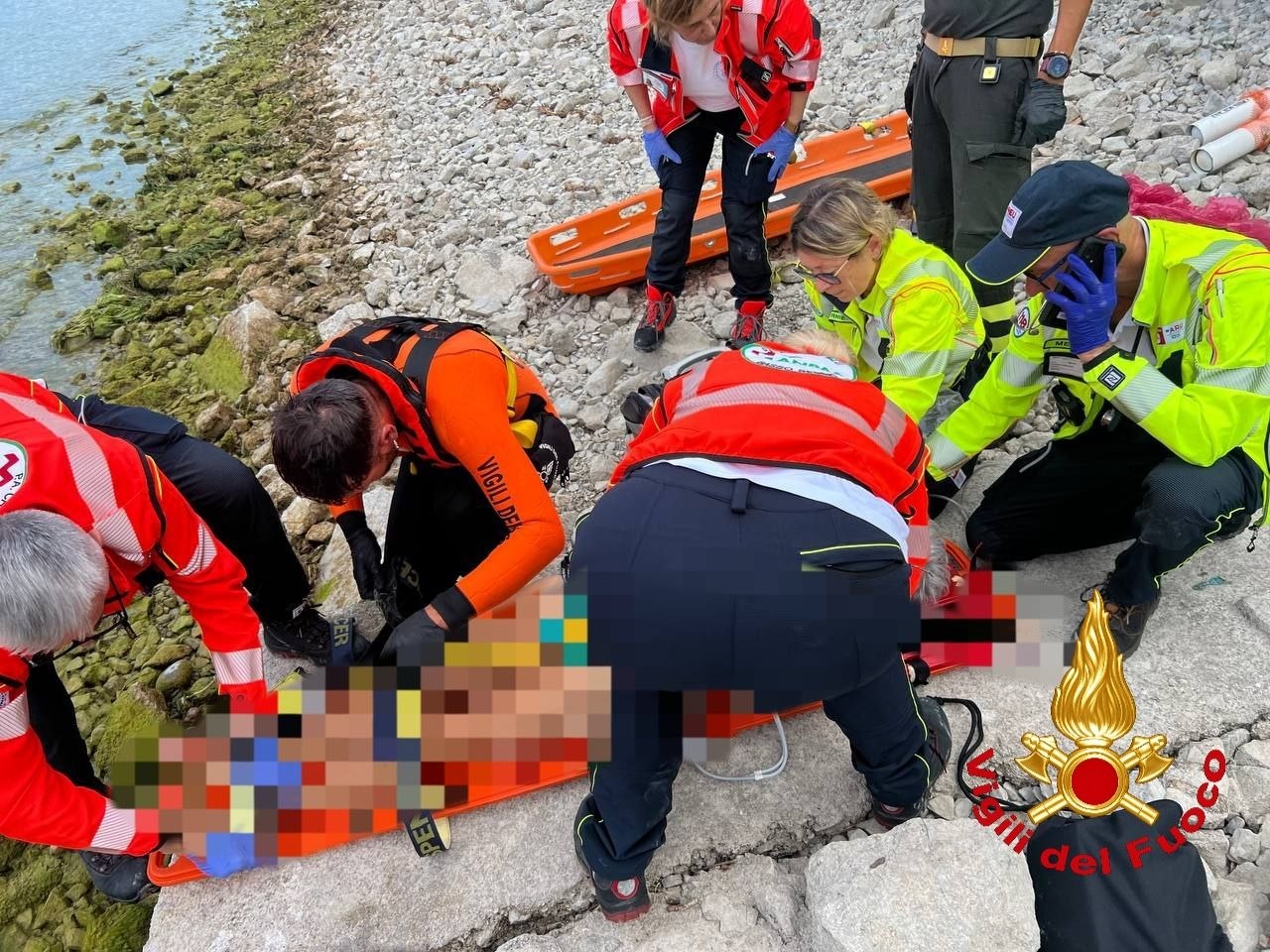 Lago d’Iseo: soccorsa donna in difficoltà da bagnanti e Vigili del Fuoco